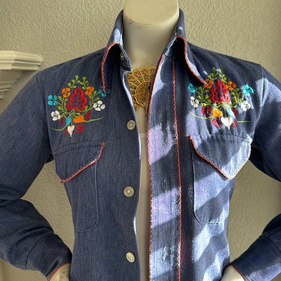 Authentic vintage 70’s embroidered denim shirt - size (approx) XS - Picture 2 of 6